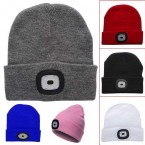 Kapa sa punjivom LED lampom